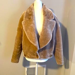 INTROPIA Faux fur jacket.